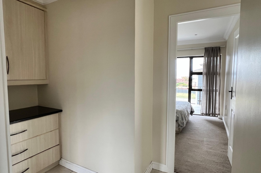 3 Bedroom Property for Sale in Wavecrest Eastern Cape